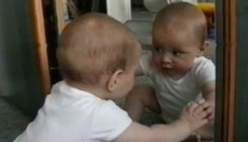 מצחיק: תינוקות מגלים דברים בפעם הראשונה