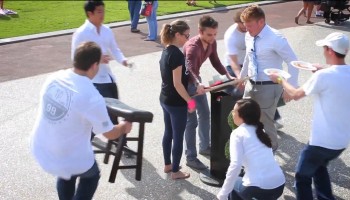 מצחיק: מתיחת 'אינסטנט דייט' הופכת את עולם הדייטינג לכל כך פשוט