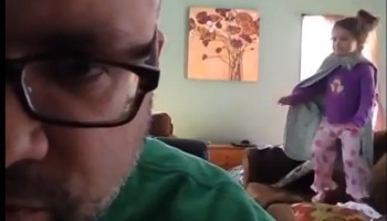 מצחיק: ככה נראים ימי שבת בבוקר כשיש לך ילדים