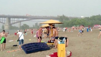 האנשים האלה נהנו מיום קייצי וחמים בחוף הים ואז קרה הדבר המטורף הבא