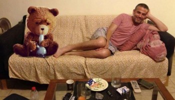 קורע: זה מה שעוללו הגולשים לתמונה של ינון מגל והקססה